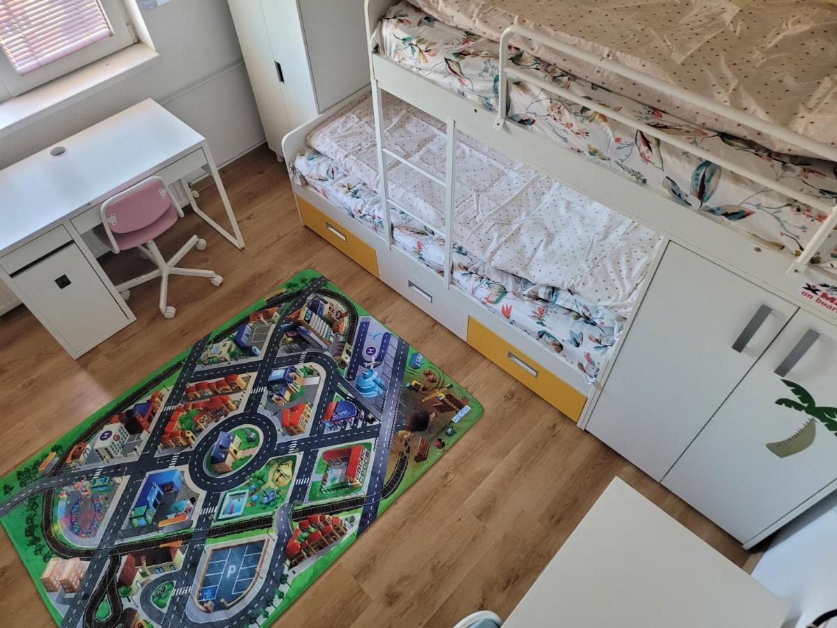 Family Friendly With Kids Room, Quiet And Peaceful Бухарест Экстерьер фото