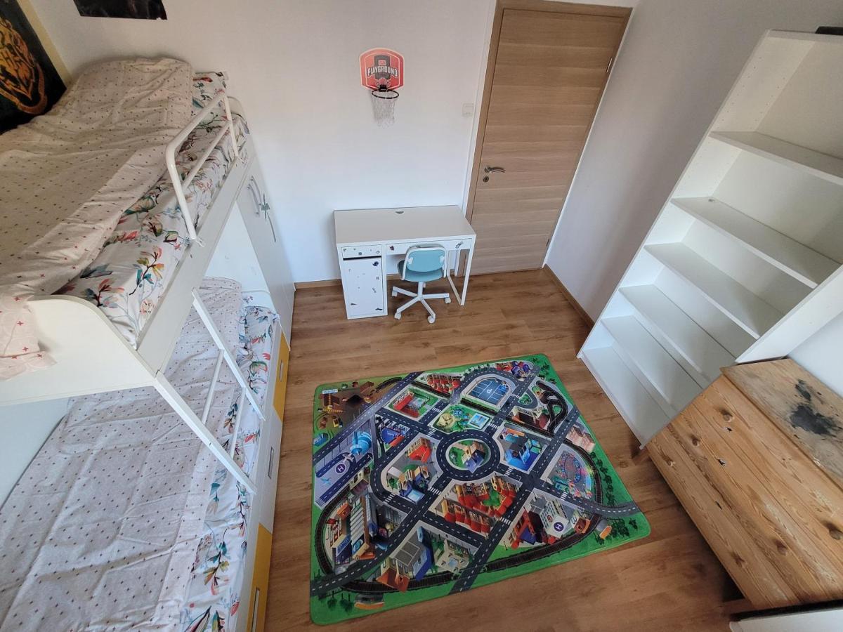 Family Friendly With Kids Room, Quiet And Peaceful Бухарест Экстерьер фото
